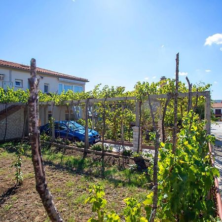 Apartment Falichi Plomin Bagian luar foto