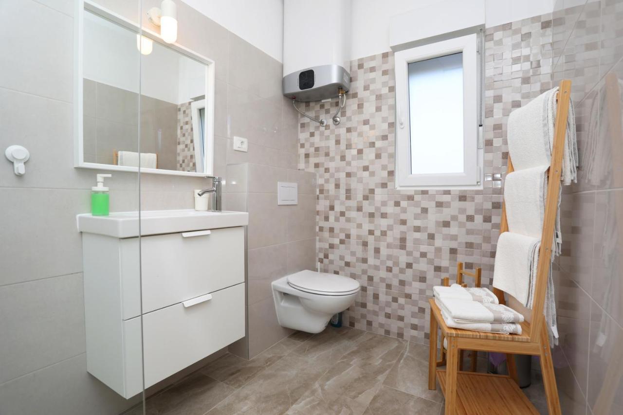 Apartment Falichi Plomin Bagian luar foto